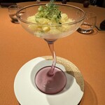 モノリス - パイナップルのグラニテ、胡瓜、ミント、白ワインのムース
