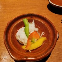寅八商店 心斎橋店 - お通し（小鯵の南蛮漬け）