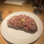 fudo - 熊本馬肉のタルタル　カンパーニュにのせてます　3,410円