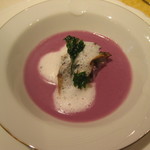 ル・ベルクール - 紫芋と舞茸ソテーのスープ　メレンゲ添え？