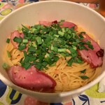 鴨とニラのピリ辛ガーリックパスタ 1,350円（税込）