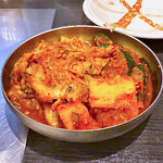 味ん味ん - 次に来たのは何と「キムチ盛り合わせ」