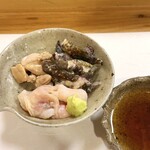 穴子料理と地酒 浅草 川井 - 虎魚の胃袋・肝・皮を酢醤油食べる