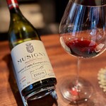 蒼 - 「飲んだことがある」というだけで、自慢になっちゃうようなワインたち。
      ヴォギュエのミュジニーとは(^^)
      勝手に繊細なイメージを持っていましたが、黒糖のような甘みと土っぽさで、意外とリッチなテイスト。