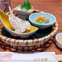 かに道楽 千葉駅前店 - 籠盛（かに酢・かにみそ・炊合せ）