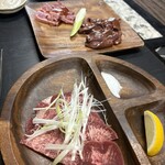 万田ホルモン 本店 - 