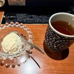  きのこ鍋＆きのこ料理専門店 何鮮菇 - 自家製舞茸アイス