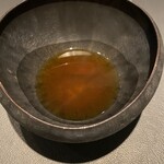 sincerita 拓 - 鶏肉を干して、カツオ節状にしたものを削って出汁を取った極スープ