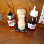 担担麺や 天秤 - 花椒と辣油