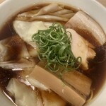 らぁ麺 麦造 - ワンタン醤油･黒 1080円