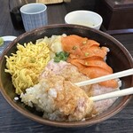 まぐろのなかだ屋 - 特盛り二色丼（ライスリフト）