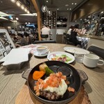 SALON BUTCHER & WINE - 