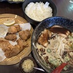 おいで、家 - 豚骨醤油らーめん並1000円、唐揚げ6個600円、ごはん大盛り350円