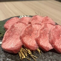 近江うし 焼肉 にくTATSU 青山本店 - 