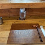 Ramen FeeL - ほぼ時間通りで店の中に案内されました。