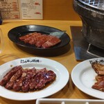 大衆炭火焼肉ジンギスカン ホルモン酒場 風土. - 