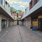 ふかたべ - 寂れた商店街？らしき右角にある