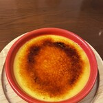 江坂ビストロ リアン - 目の前で仕上げるクリームブリュレ。一皿で2人分