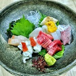 旬菜和味 - 造り盛合わせ(本まぐろ、インドマグロ 中トロ、ハモ炙り、こち薄造り、剣先いか、ウニ、真名がつお炙り、平あじ)