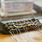 柚木元 - ⑫【鉢肴-2】
      浜名湖産天然鰻の白焼き：調理中