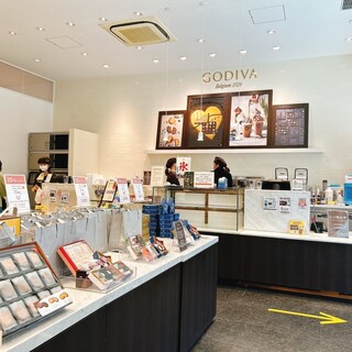 GODIVA_2