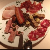 ヌガ - シャルキュトリー盛り合わせ