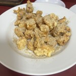 中国 東北飯店 - エビと豚の2色の唐揚げ(小)580円