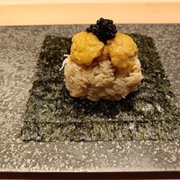 鮨結う遥 - 海苔巻き（ずわい蟹・ムラサキウニ・キャビアトッピング）