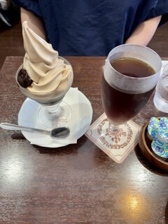 ミカドコーヒー - モカゼリー（980円）とコールドブリューコスタリカ（880円）