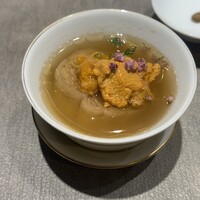 ON the TABLE CHINESE - 