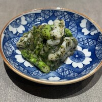 ON the TABLE CHINESE - 