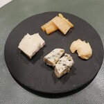 K+ - チーズ盛り合わせ