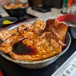 豚丼のかしわ - 