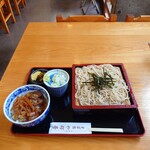 やぶ善 - ■ ランチ：A ざるそば + ミニ牛丼、1,050円