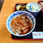 やぶ善 - 色で判る、濃厚な甘辛加減。