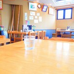 やぶ善 - 玄関入ってすぐの客席。