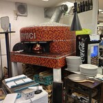 ピッツェリア アミーチ - 立派なピザ焼き釜