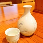 居食屋 侍々 - ぬる燗（日本酒・八海山）