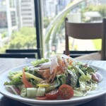 TWELVE ON THE PARK BAR & GRILL - ランチサラダ