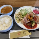 とんかつ喫茶ブタとエスプレッソと 明日香村工場内食堂　ぶたと〇〇と - 