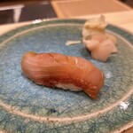 すしのいずみ - 伊豆の金目鯛の漬け、湯引き