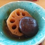 蓮根の里 はすの実 - 蓮根と椎茸の餡かけ