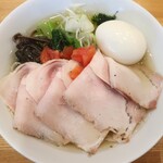 Noodles Labo 香蕎庵 - 特製冷やし鰹昆布ラーメン（大盛）