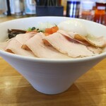 Noodles Labo 香蕎庵 - 特製冷やし鰹昆布ラーメン（大盛）