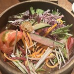 ベトナムビストロasiatico - 彩綺麗なサラダ