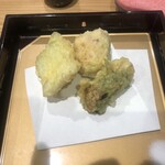魚料理・もつ鍋  山咲き - 温かいうちにと2回に分けてサーブされた揚げ物