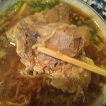 海峡ラーメン - パイカラーメン850円、パイカ2個目箸上げ(2025.7.12)