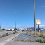 海峡ラーメン - 店舗前国道7号、青森市方面(2025.7.12)