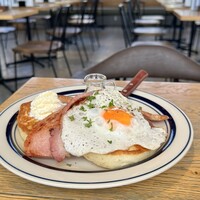 THE WHARF HOUSE YAMASHITA KOEN - ベーコンエッグ