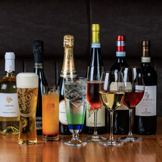 豊富なイタリアワイン、ノンアルコールカクテルで乾杯◎